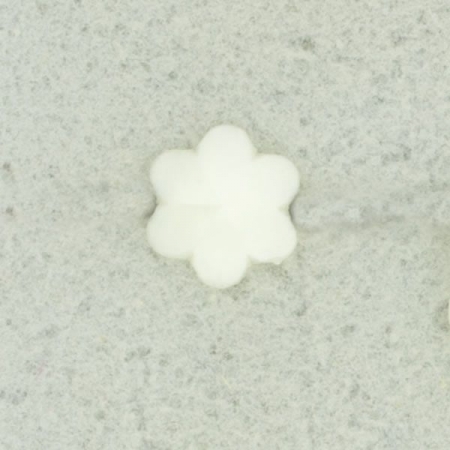 Ref001724 Botón Estrella, Flor en colores blanco y  marfil